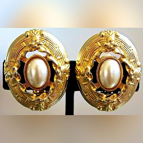 ACCESSORCRAFT N.Y.C. EARRING GOLD PEARL CLIP ON VINTAGE 1990’s - Picture 1 of 7